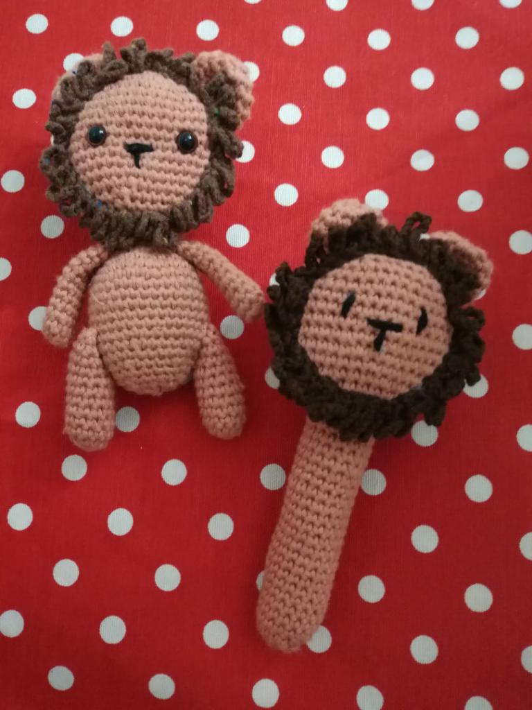 Amigurumi Aslan Bebek ve Aslan Çıngırak Yapımı Örgü Modelleri