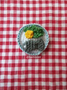 amigurumi-roka-balik-broş-anahtarlik-yapimi