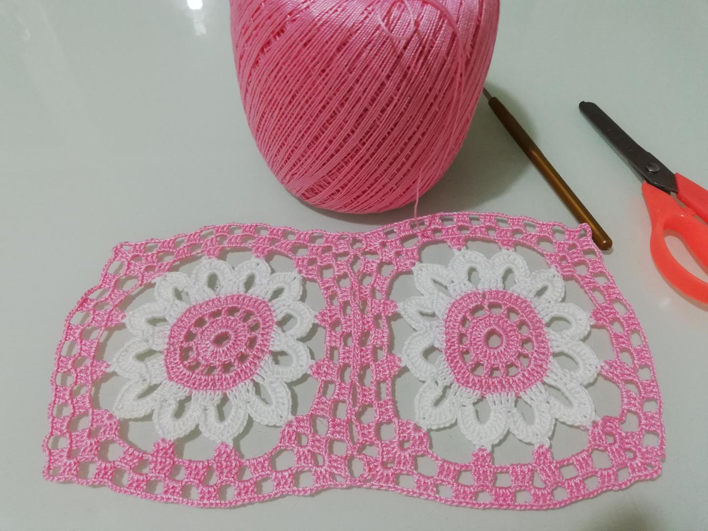 Pembe Kare Dantel Yatak Örtüsü Motifi Yapımı