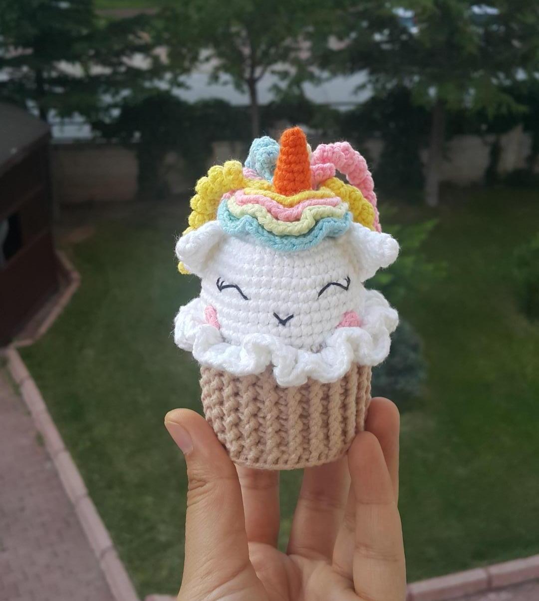 amigurumi-unicorn-cupcake-yapimi