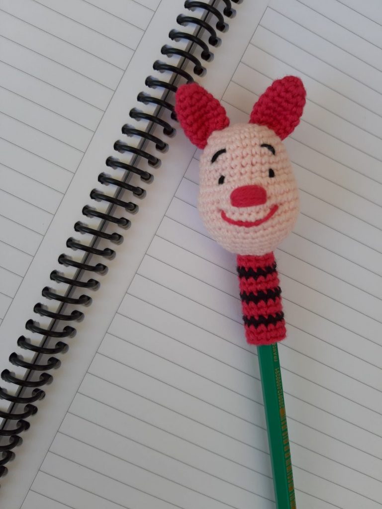 Amigurumi Piglet Kalem Başlığı Yapımı