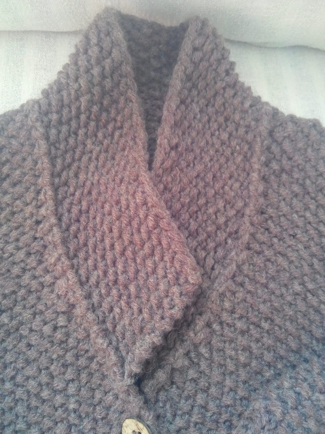 Kolay Erkek Çocuk Hırkası Yapımı Örgü Modelleri