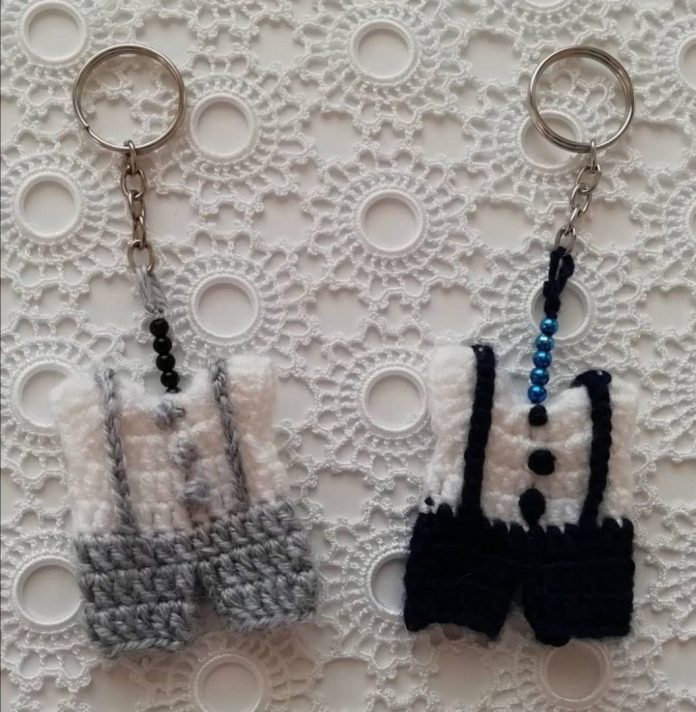 Amigurumi Şort Anahtarlık Yapımı Örgü Modelleri
