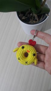 amigurumi-civciv-donut-anahtarlik-yapimi